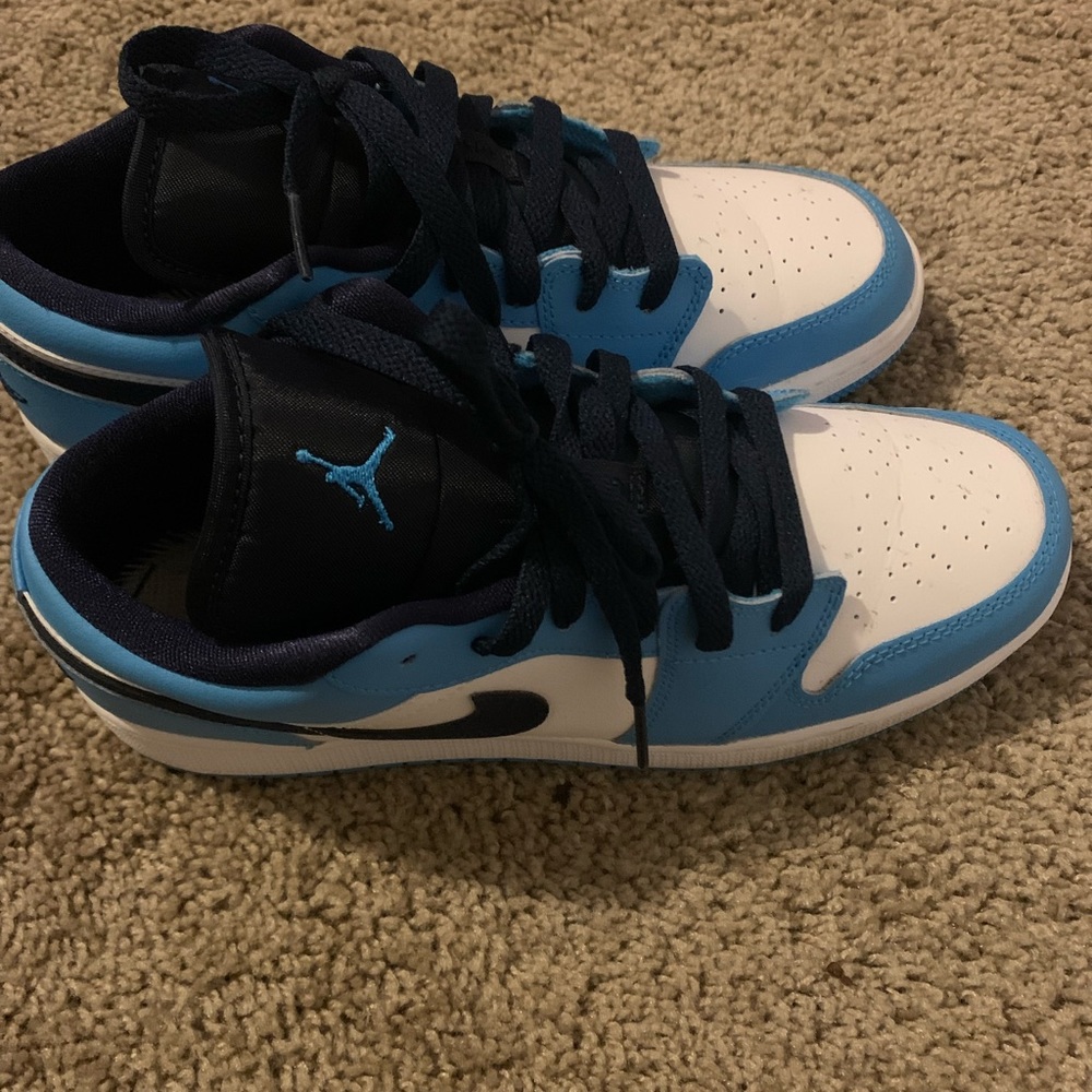 Worn only once lowtop Nikes